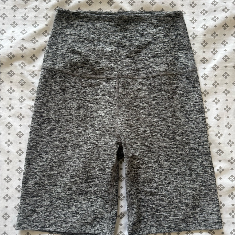 Beyond Yoga Women's Spacedye Gray Bike Shorts - Picture 3 of 5